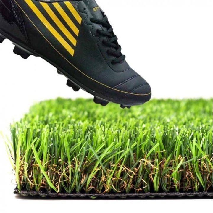 Gazon artificial premium la cel mai bun preț. Cumpărați acum din stoc cu livrare rapidă.